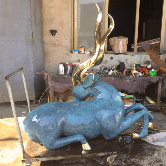 Sculptures en bronze grandeur nature de statue de cerfs de sculpture animale antique de jardin